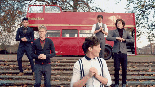 GIF du groupe One Direction qui danse